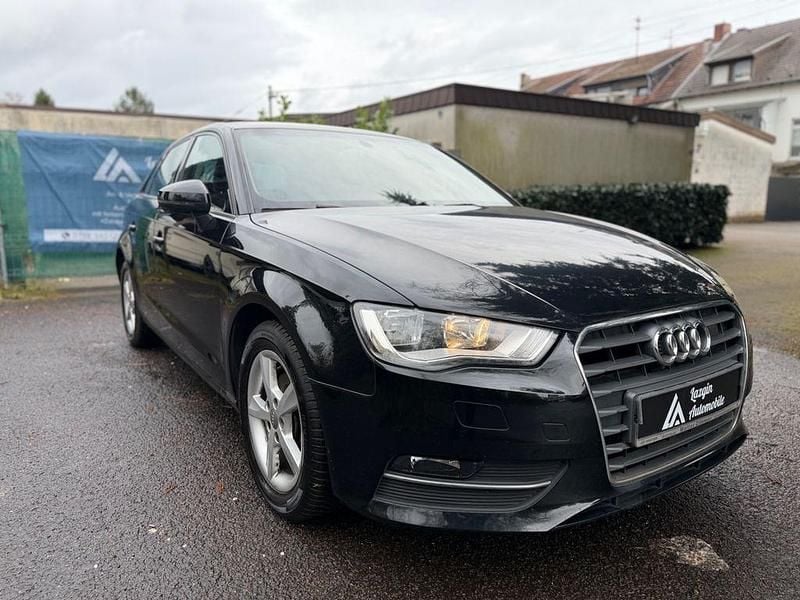 Gebraucht Audi A3 Attraction 122 PS (89 kW) 2013 Schwarz Limousine