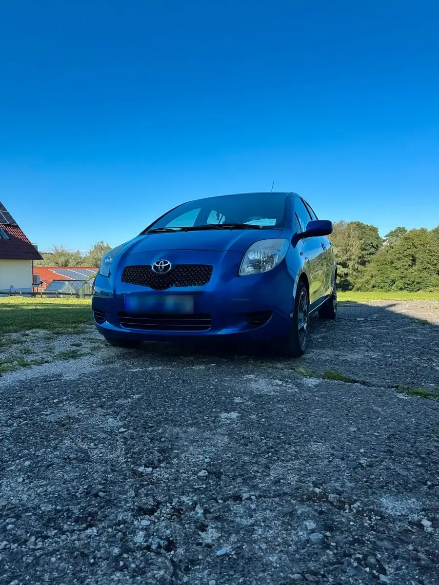 Gebraucht Toyota Yaris 90 PS (66 kW) 2006 Blau Kleinwagen