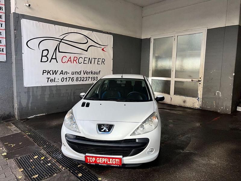 Gebraucht Peugeot 206+ Urban Move 73 PS (53 kW) 2011 Weiß Kleinwagen