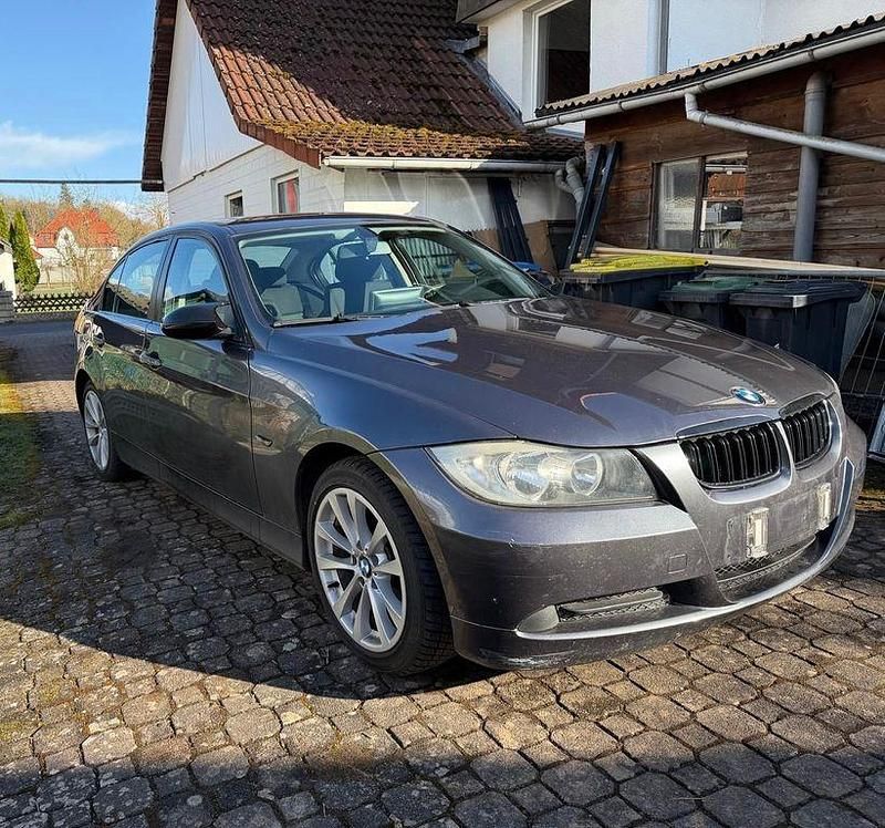 Gebraucht BMW 318 129 PS (94 kW) 2006 Grau Limousine