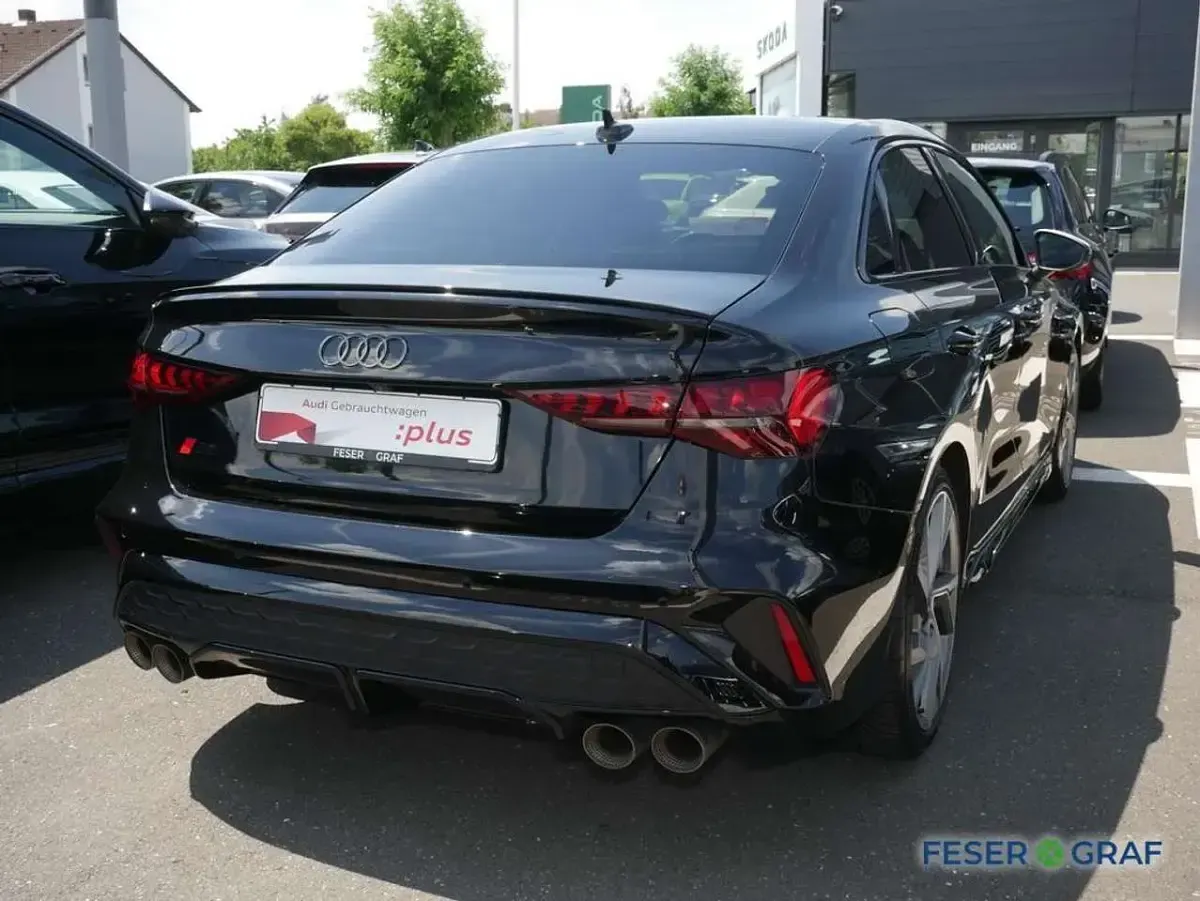 Gebraucht Audi S3 Sport 333 PS (244 kW) 2025 Mythosschwarz metallic Limousine