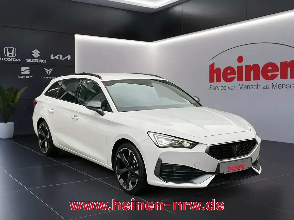 Second-hand Cupra Leon 245 CP (180 kW) 2023 Alb Berlinǎ