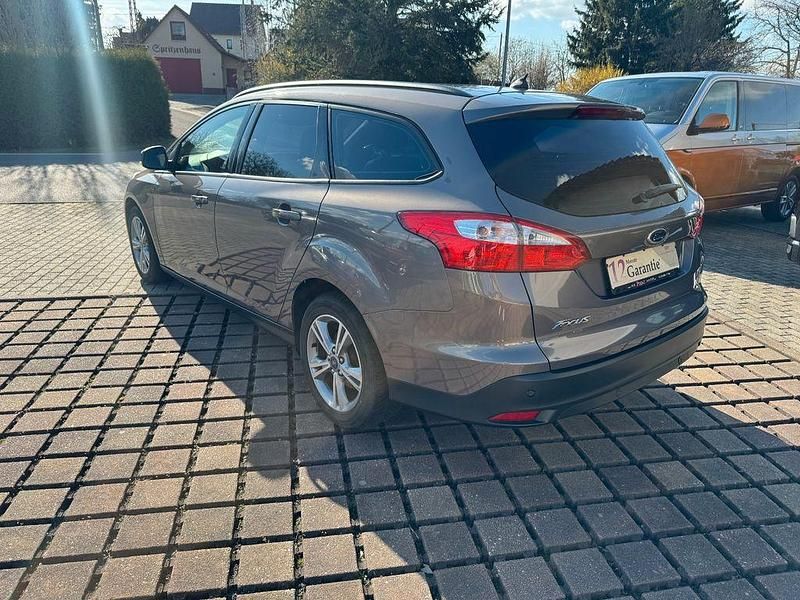 Gebraucht Ford Focus SYNC Edition 116 PS (85 kW) 2013 Braun Limousine