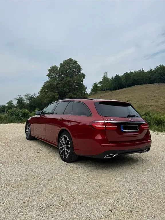 Gebraucht Mercedes E300 AMG line 306 PS (225 kW) 2018 Rot Limousine