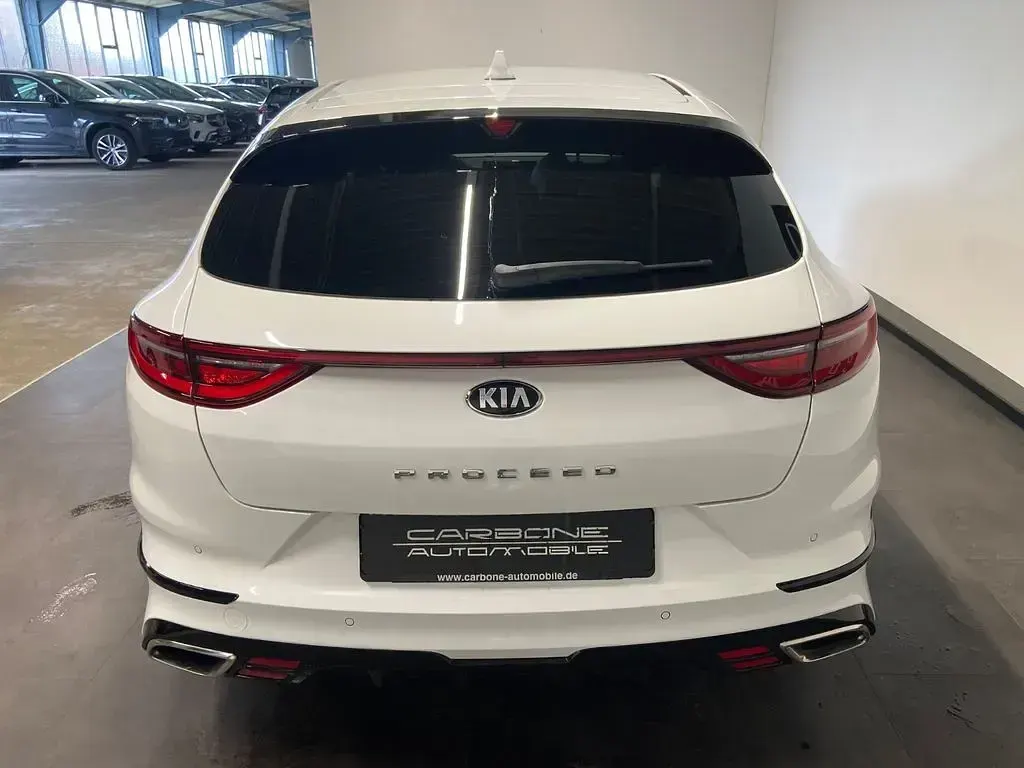 Second-hand Kia ProCeed GT GT-Line 204 CP (150 kW) 2021 Alb Hatchback
