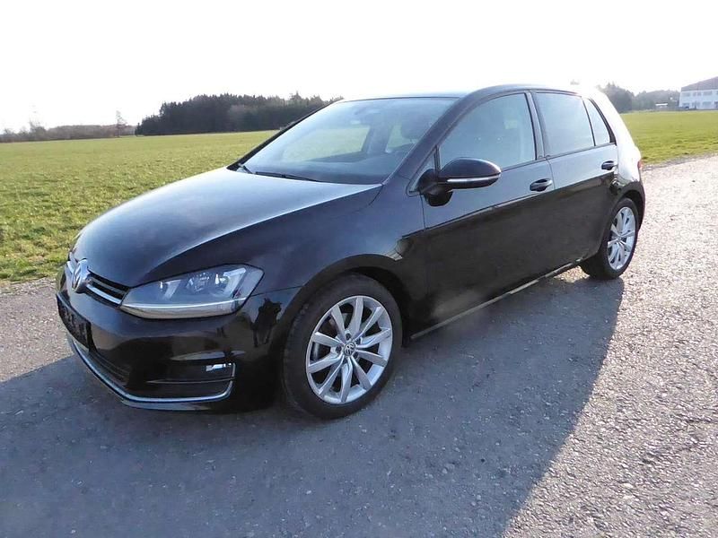 Gebraucht VW Golf VII Highline 122 PS (89 kW) 2014 Deep black perleffekt Kleinwagen