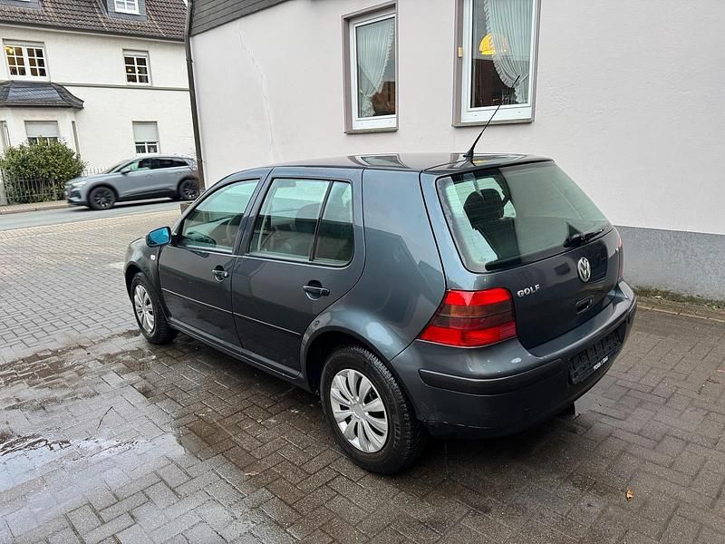 Gebraucht VW Golf IV 105 PS (77 kW) 2001 Grau Kleinwagen
