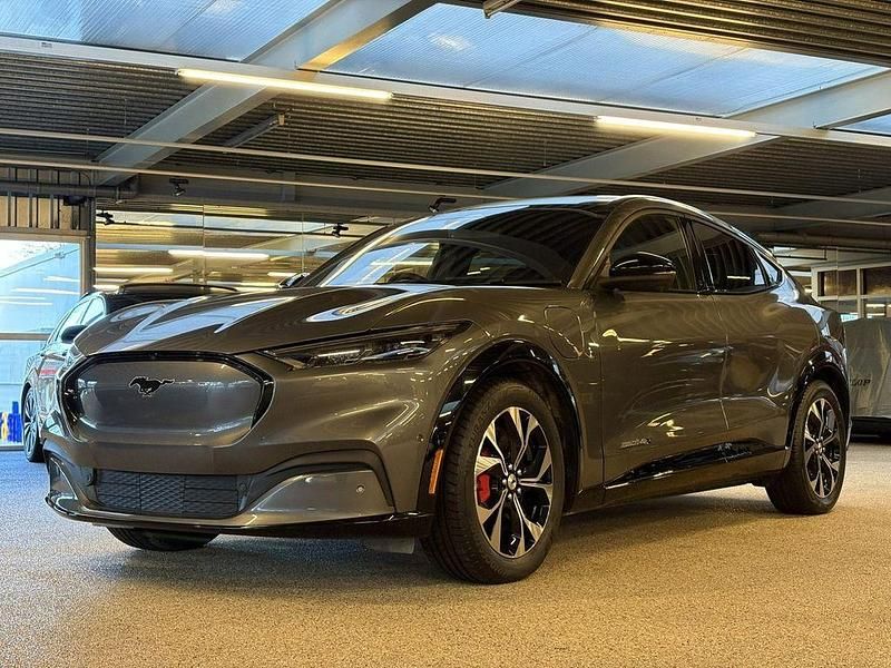 Gebraucht Ford Mustang Mach-E Premium 272 kW (371 PS) 2026 Grau SUV