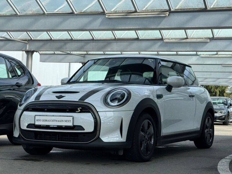 Nanuq weiß (metallic) Gebraucht 2023 Mini Cooper Kleinwagen | 21.275 € (Etwas zu teuer) - Bild 1/4
