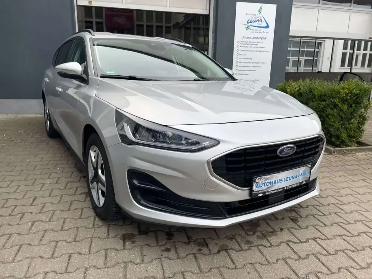 Gebraucht Ford Focus 125 PS (91 kW) 2022 Polarsilber metallic Kombi