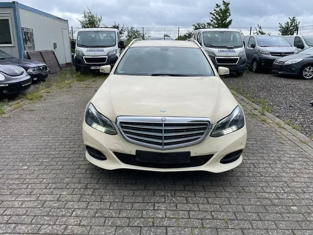 Gebraucht Mercedes E220 170 PS (125 kW) 2014 Beige Kombi