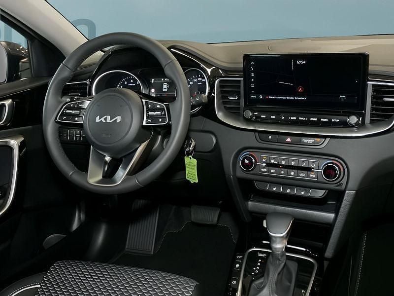 Neu Kia XCeed Vision 150 PS (110 kW) 2026 Grau SUV