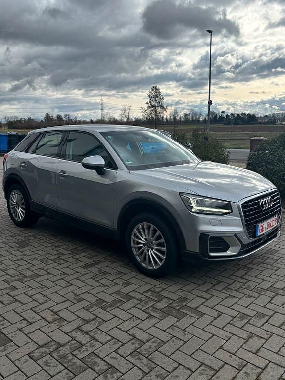 Gebraucht Audi Q2 Design 150 PS (110 kW) 2020 Silber SUV