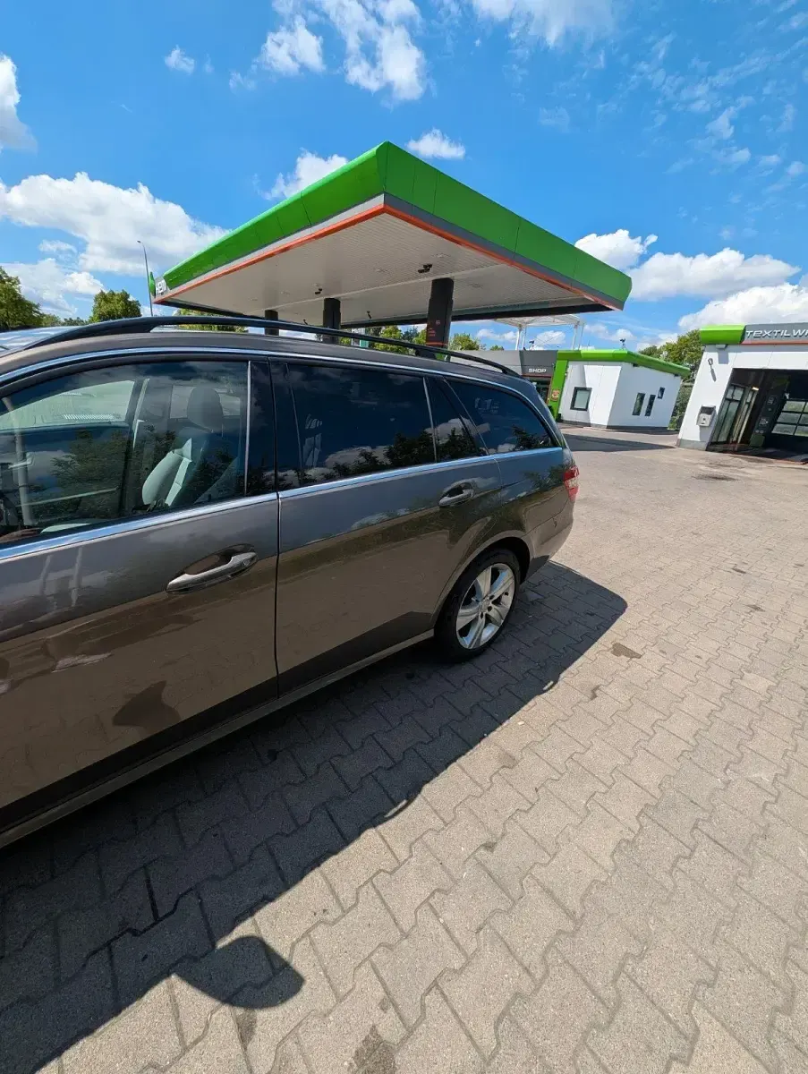 Gebraucht Mercedes E250 204 PS (150 kW) 2012 Braun Kombi