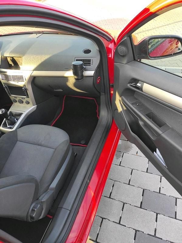 Gebraucht Opel Astra GTC Sport 140 PS (102 kW) 2008 Rot Coupé