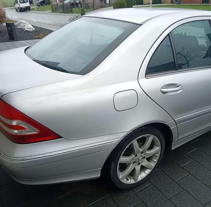 Gebraucht Mercedes C240 Elegance 170 PS (125 kW) 2005 Grau Limousine