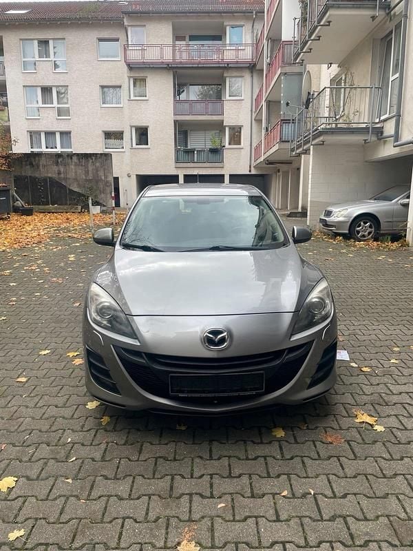 Grau Gebraucht 2010 Mazda 3 Kleinwagen | 3.300 € - Bild 1/4