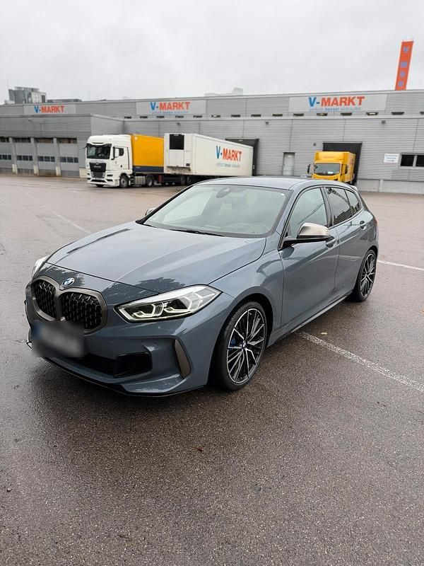 Grau Gebraucht 2020 BMW 135 M Sport Kleinwagen | 29.900 € (Guter Preis) - Bild 1/4