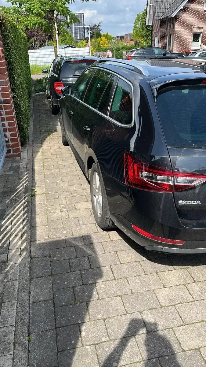 Gebraucht Skoda Superb 150 PS (110 kW) 2017 Schwarz Kombi