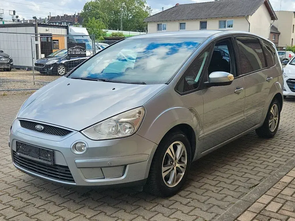 Gebraucht Ford S-MAX Ambiente 131 PS (96 kW) 2007 Silber Van / Kleinbus