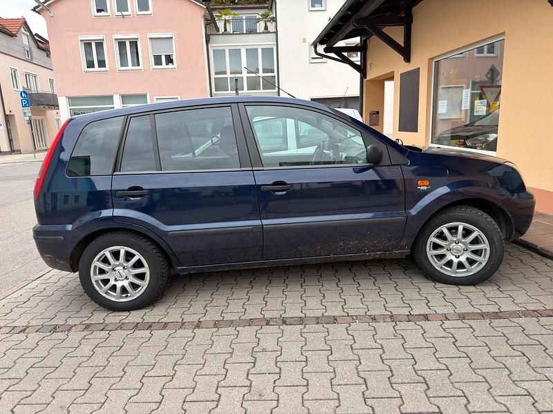 Blau Gebraucht 2002 Ford Fusion Kombi | 2.900 € - Bild 1/4