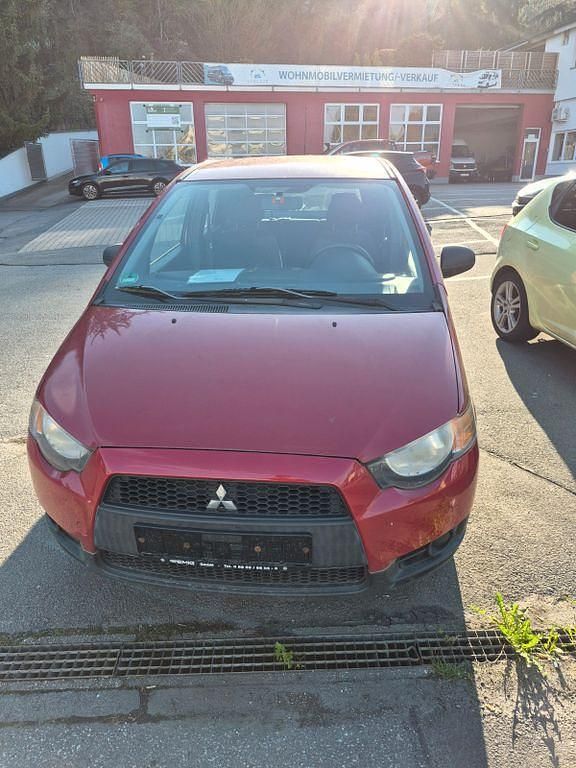 Gebraucht Mitsubishi Colt 95 PS (69 kW) 2009 Rot Kleinwagen
