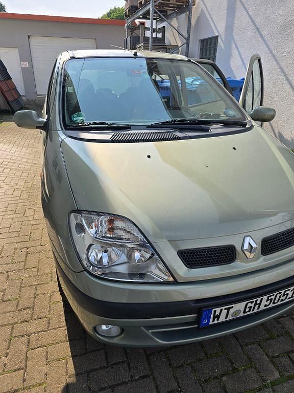 Grün Gebraucht 2003 Renault Scénic Authentique Van / Kleinbus | 1.249 € (Guter Preis) - Bild 1/4