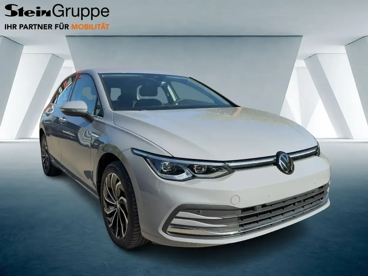 Gebraucht VW Golf VIII Style 190 PS (139 kW) 2024 Grau Limousine