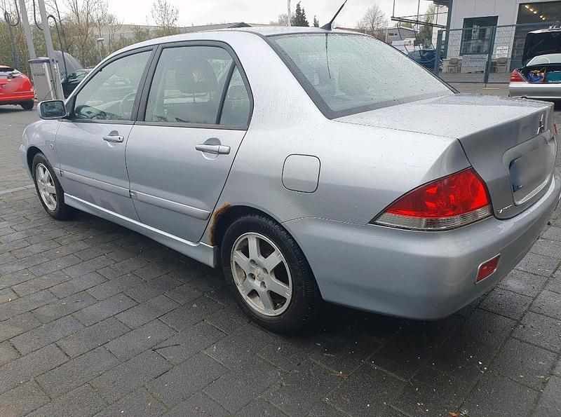 Second-hand Mitsubishi Lancer 92 CP (67 kW) 2007 Argintiu Berlinǎ