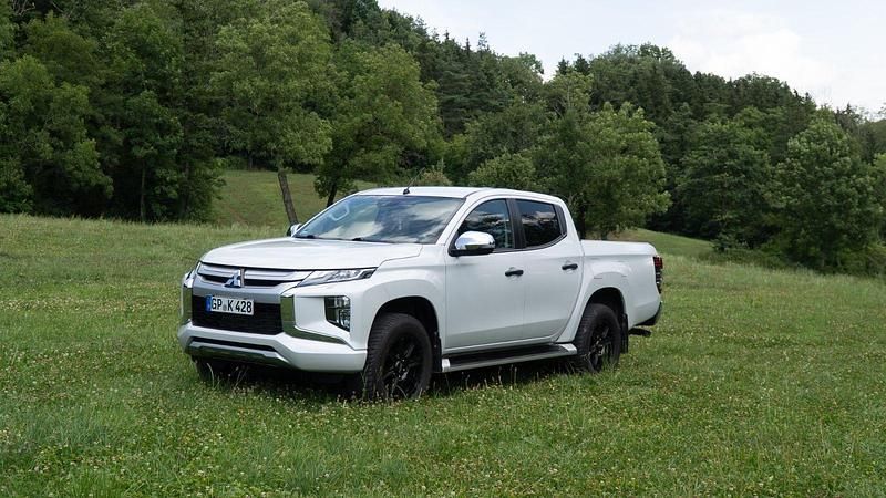 Weiß Gebraucht 2021 Mitsubishi L200 Abholung | 29.999 € (Guter Preis) - Bild 1/4