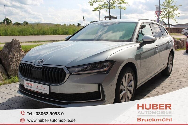 Pebble silber (m) Neu 2025 Skoda Superb Selection Kombi | 38.890 € (Guter Preis) - Bild 1/4
