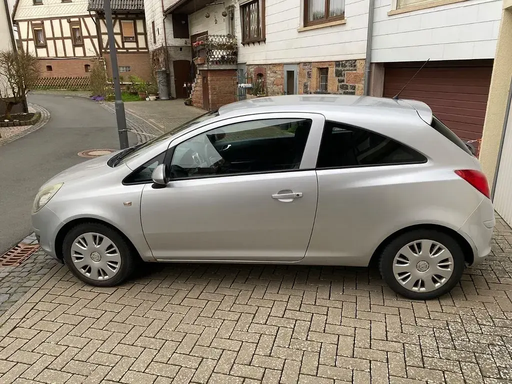 Gebraucht Opel Corsa Edition 80 PS (58 kW) 2008 Silber Kleinwagen