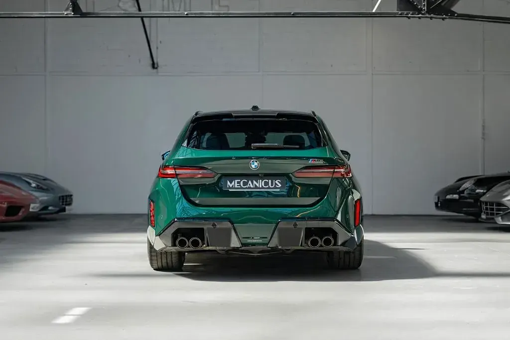 Używany BMW M5 Basis 585 KM (430 kW) 2025 Zielony Kombi