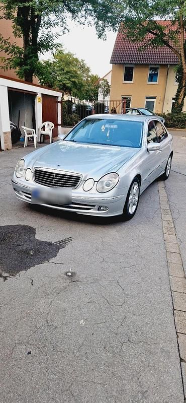 Silber Gebraucht 2006 Mercedes E320 Limousine | 4.399 € (Guter Preis) - Bild 1/4