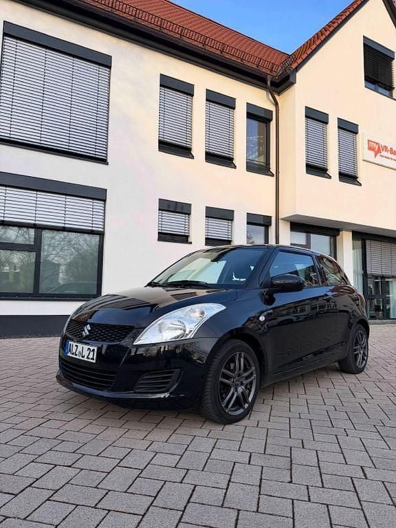 Schwarz Gebraucht 2012 Suzuki Swift Kleinwagen | 3.950 € (Fairer Preis) - Bild 1/4