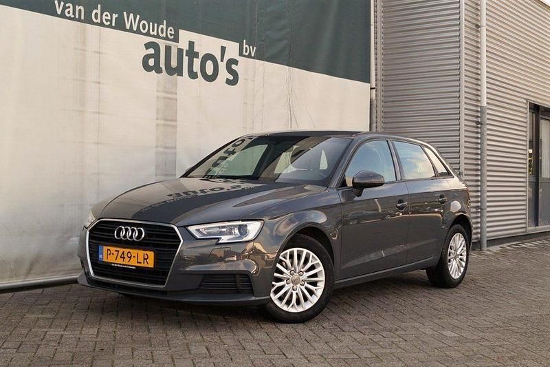 Gebraucht Audi A3 Sportback Proline 116 PS (85 kW) 2017 Grau Kleinwagen
