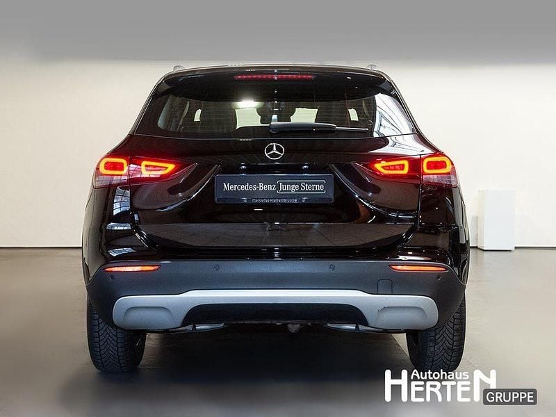 Gebraucht Mercedes GLA200 Style 163 PS (119 kW) 2023 Schwarz SUV