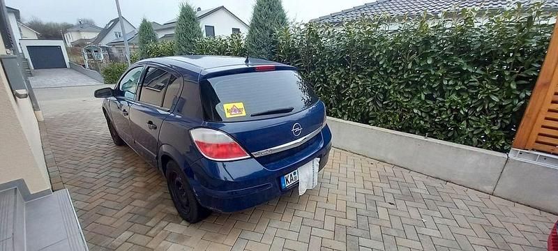 Gebraucht Opel Astra 90 PS (66 kW) 2005 Limousine