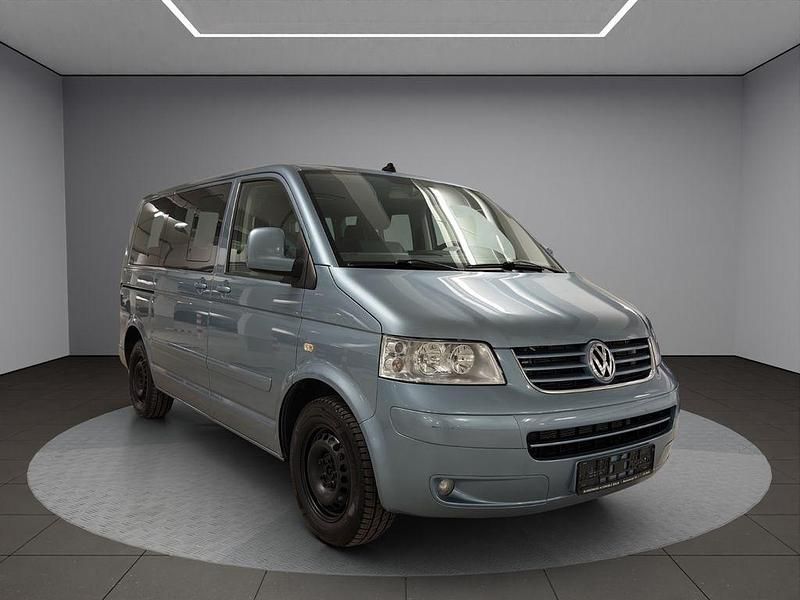 Usado VW Multivan 131 HP (96 kW) 2008 Azul Monovolume