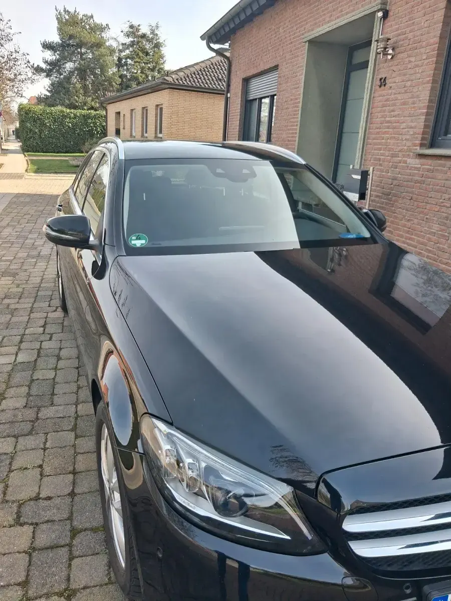 Gebraucht Mercedes C220 Avantgarde 194 PS (142 kW) 2020 Schwarz Kombi