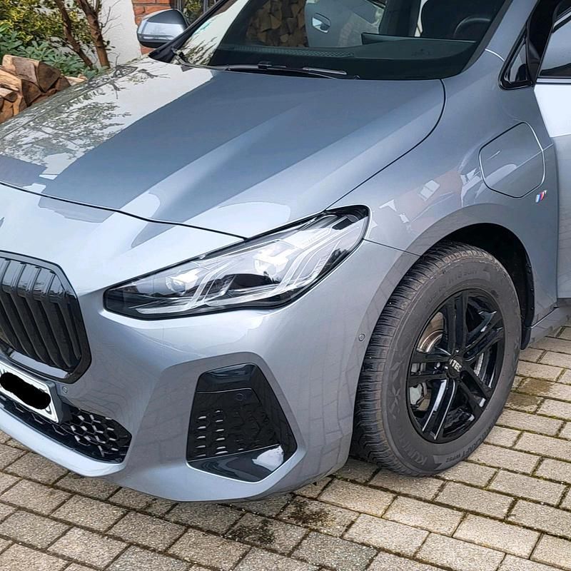 Gebraucht BMW 225 136 PS (100 kW) 2024 Grau Kombi