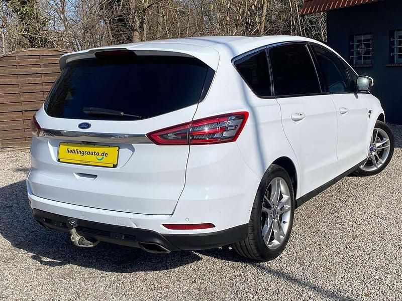 Gebraucht Ford S-MAX Titanium 239 PS (175 kW) 2017 Weiß Van / Kleinbus