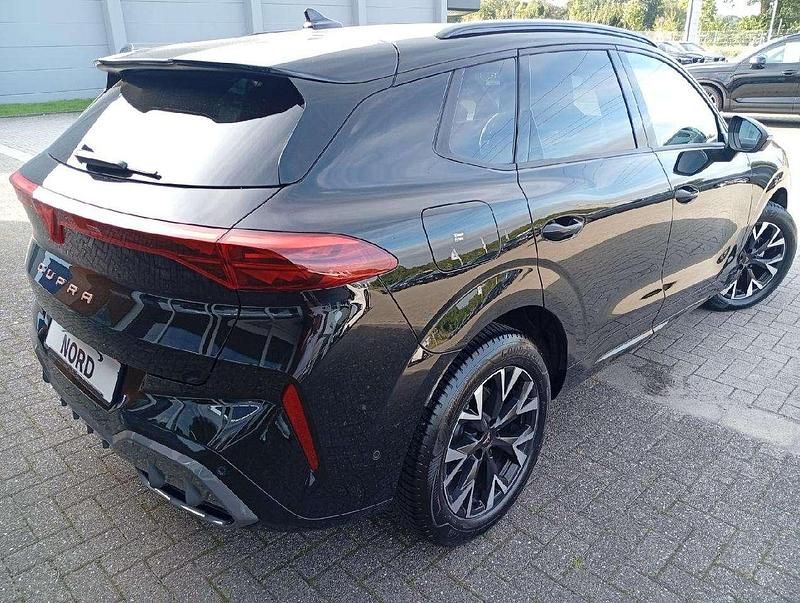 Second-hand Cupra Terramar 150 CP (110 kW) 2025 Negru SUV