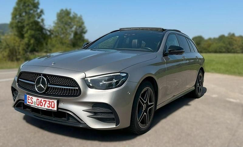Silber Gebraucht 2022 Mercedes E300 AMG line Limousine | 26.900 € (Fairer Preis) - Bild 1/4