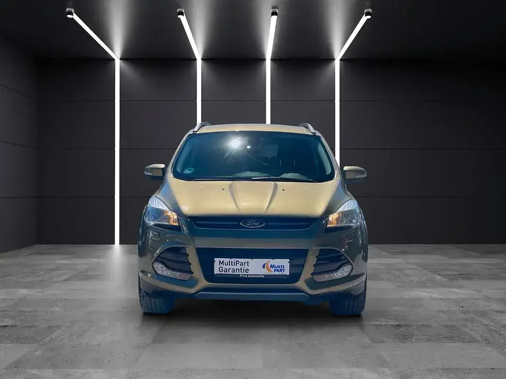 Gebraucht Ford Kuga Titanium 150 PS (110 kW) 2015 Grün SUV