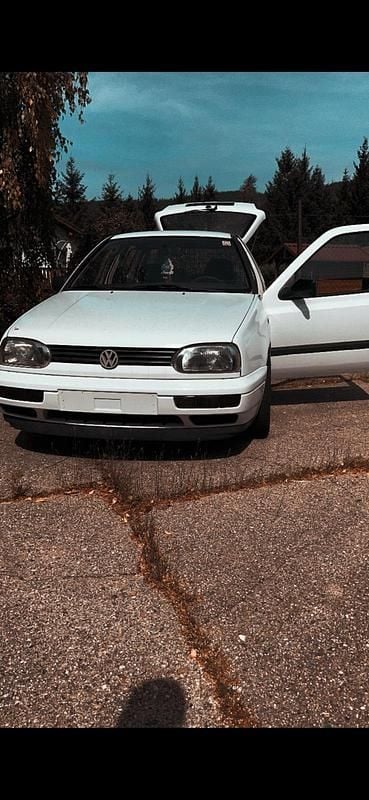 Weiß Gebraucht 1995 VW Golf III Abholung | 2.100 € - Bild 1/2