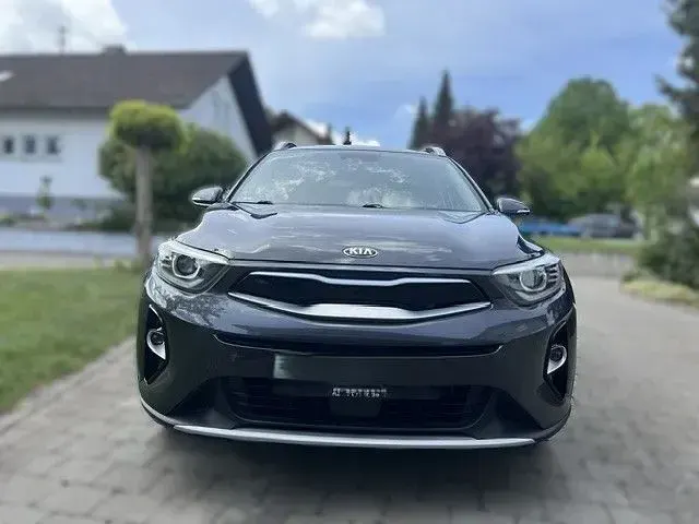 Gebraucht Kia Stonic Spirit 120 PS (88 kW) 2018 Grau SUV