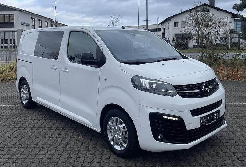 Weiß Gebraucht 2022 Opel Vivaro Van / Kleinbus | 16.280 € (Superpreis) - Bild 1/4