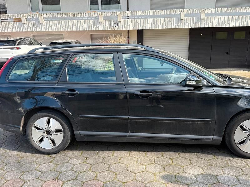 Gebraucht Volvo V50 109 PS (80 kW) 2009 Schwarz Kombi