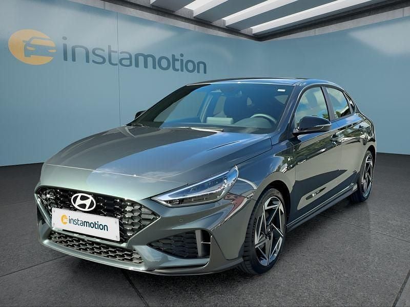 Grün Neu 2025 Hyundai i30 Limousine | 27.699 € (Etwas zu teuer) - Bild 1/4